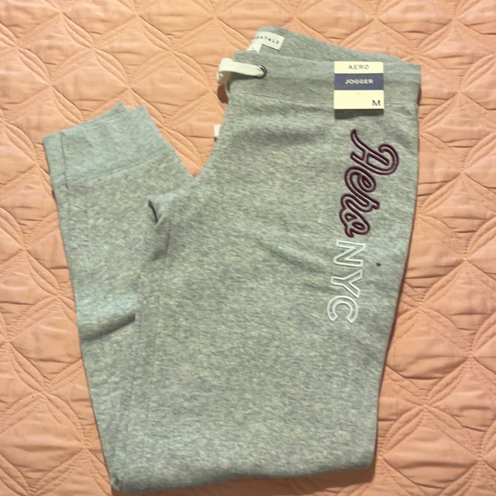Aeropostale jogger (M)